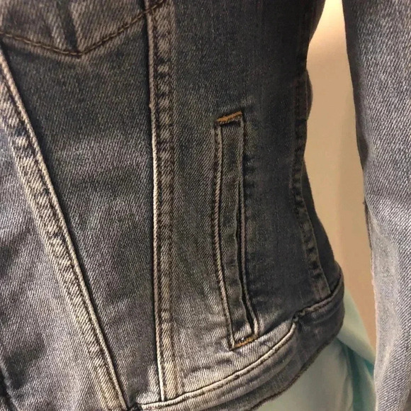 H&M Light Wash Denim Jacket - Picture 3 of 6